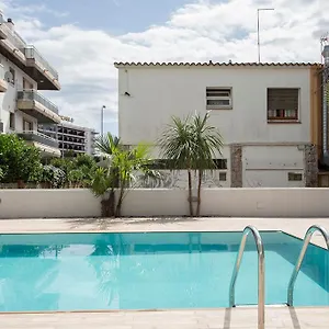 Apartamento Moderno Con Piscina Y Parking Cerca De La Playa , Rosas España